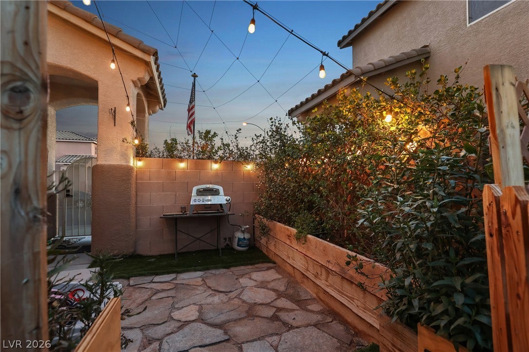 7066 Shimmering Avenue, Henderson, NV 89011 Amazing outdoor side yard for entertaining, barbequing, and relaxation!