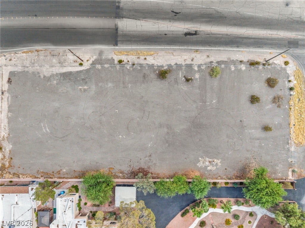 E Quail, Las Vegas, NV 89120 An aerial perspective captures the expansive boundaries of this flat, level desert parcel.