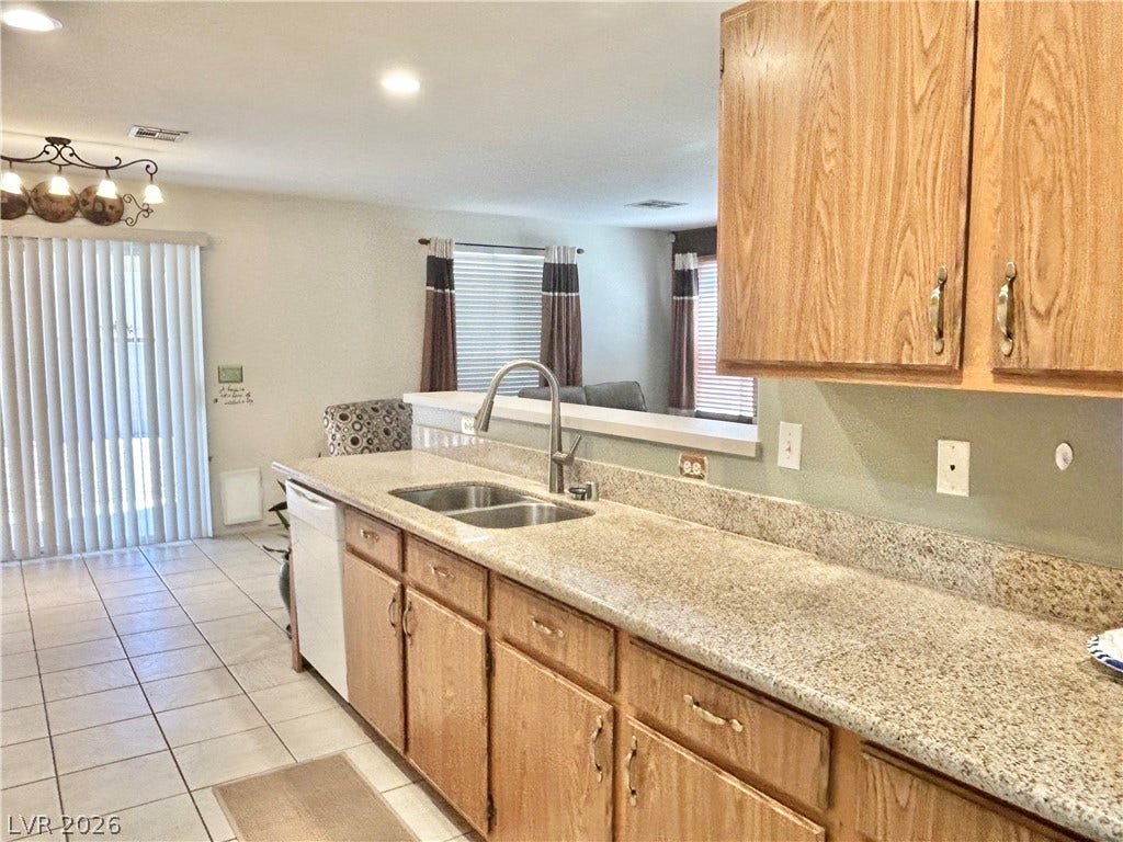 5518 Ramirez Street, North Las Vegas, NV 89031 An abundance of counterspace