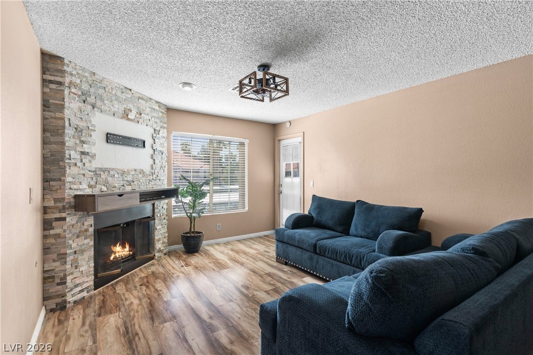1375 E Hacienda Avenue, #214, Las Vegas, NV 89119 1375 E Hacienda Avenue, #214, Las Vegas, NV 89119