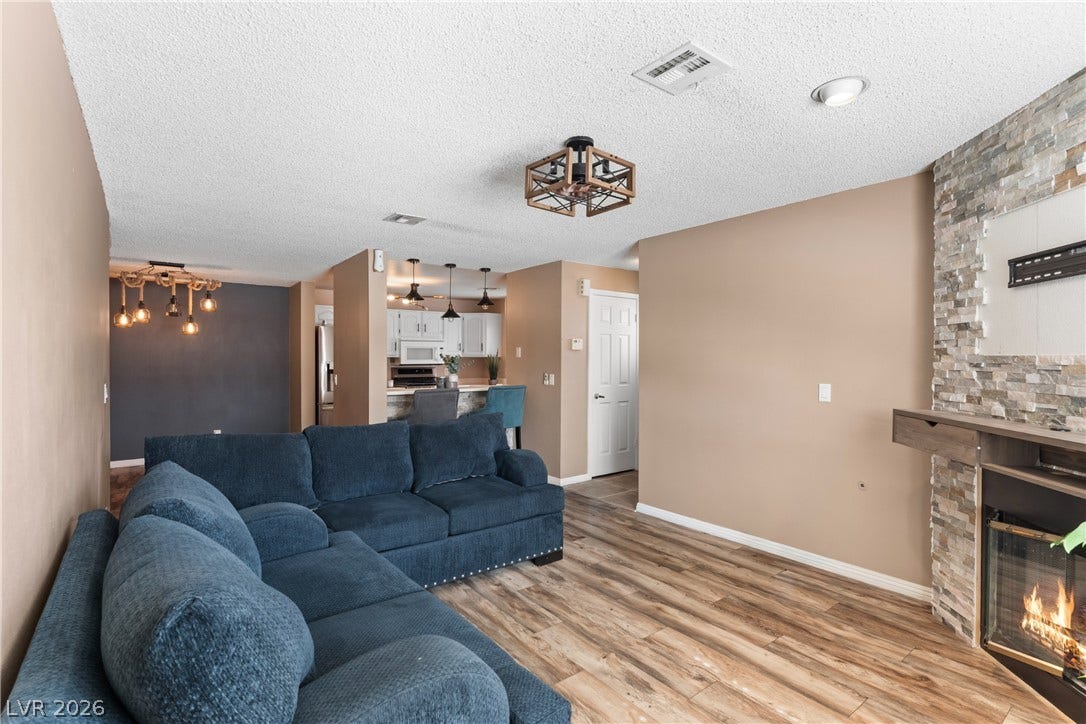 1375 E Hacienda Avenue, #214, Las Vegas, NV 89119 1375 E Hacienda Avenue, #214, Las Vegas, NV 89119