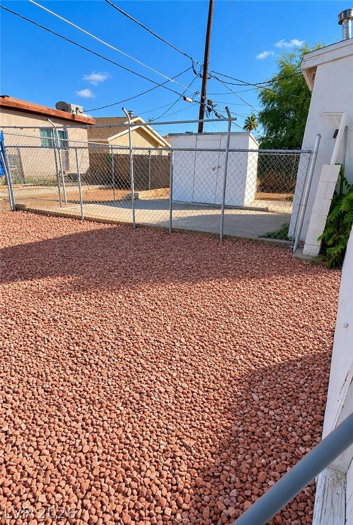 2532 Arrowhead St Unit 2, Private backyard