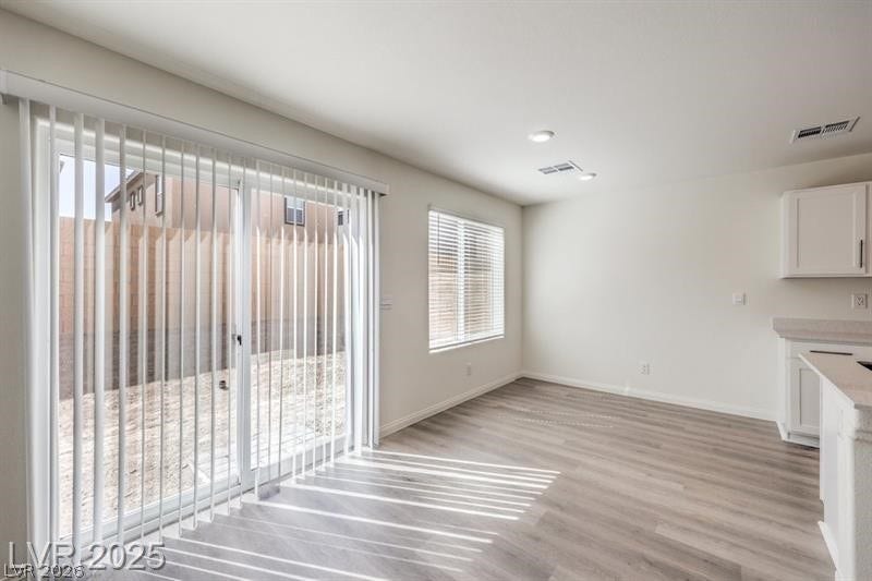 Photos are of model home and are for representational purposes only. Actual home finishes may vary;