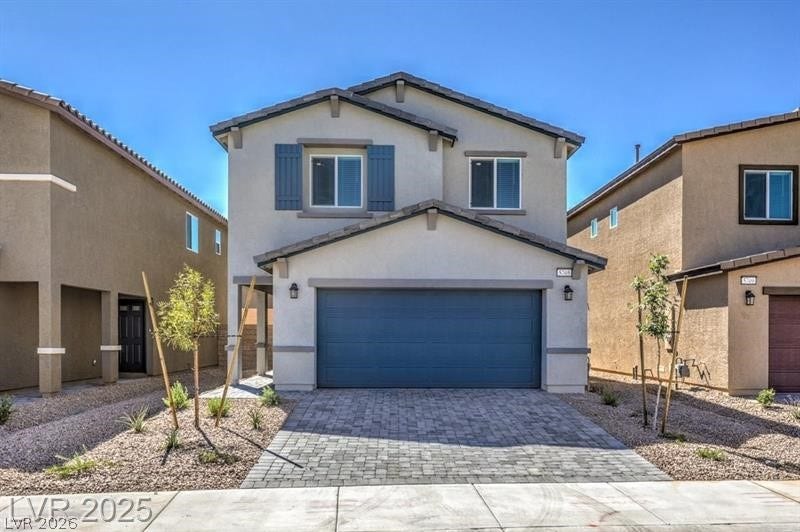 Photos are of model home and are for representational purposes only. Actual home finishes may vary;