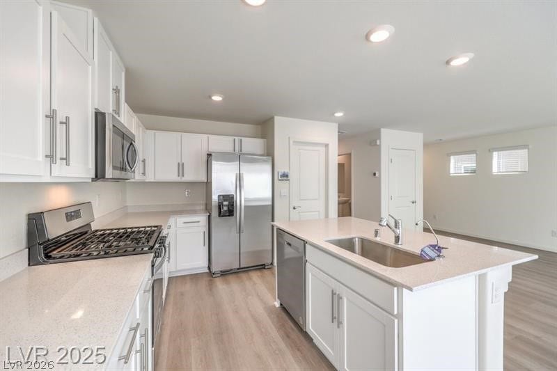 Photos are of model home and are for representational purposes only. Actual home finishes may vary;