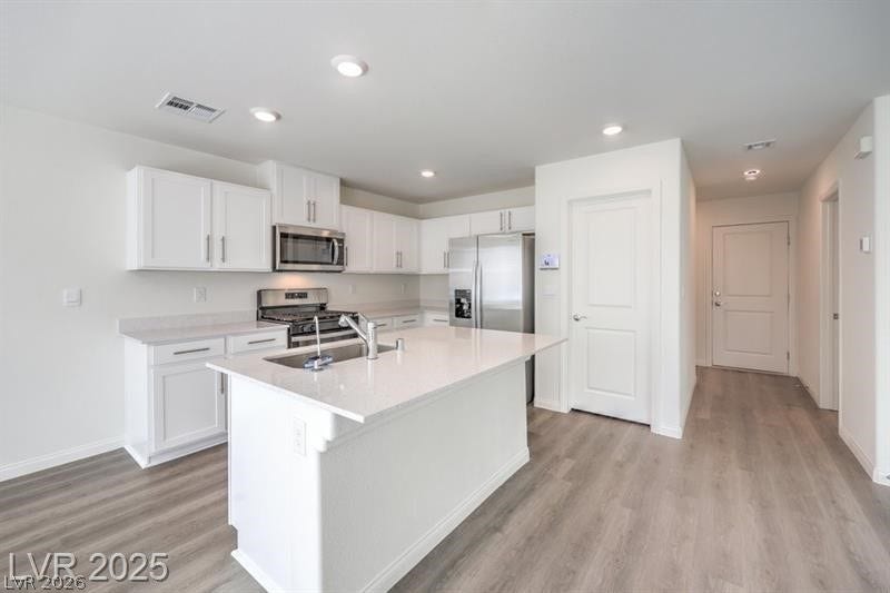 Photos are of model home and are for representational purposes only. Actual home finishes may vary;