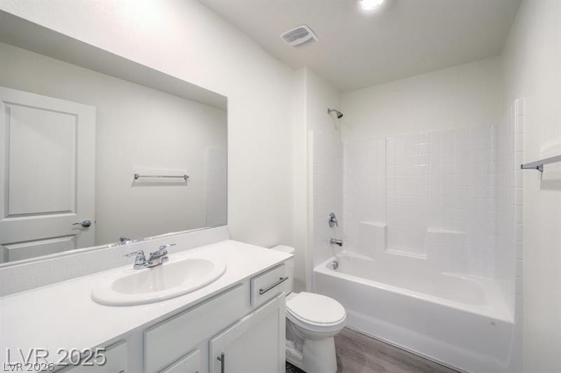 Photos are of model home and are for representational purposes only. Actual home finishes may vary;