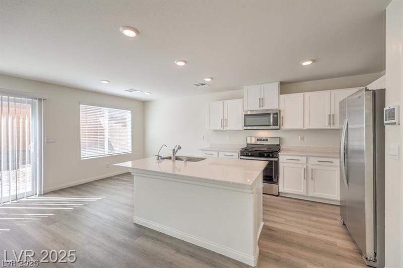 Photos are of model home and are for representational purposes only. Actual home finishes may vary;
