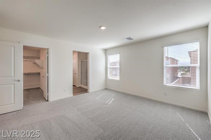 Photos are of model home and are for representational purposes only. Actual home finishes may vary;