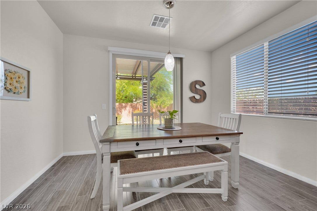 Eat in kitchen dining space