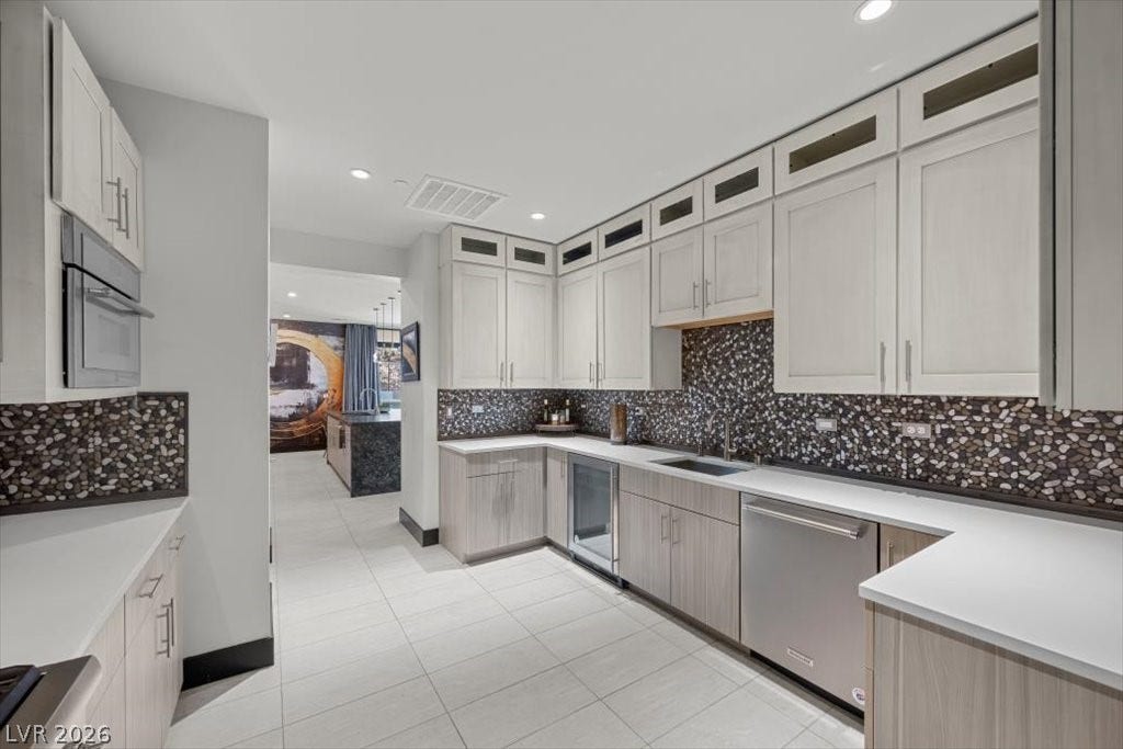 5 HIGHLAND COVE Lane, Henderson, NV 89011 Full Gourmet Prep Kitchen W/Thermador Speed Oven/Gas Cooktop