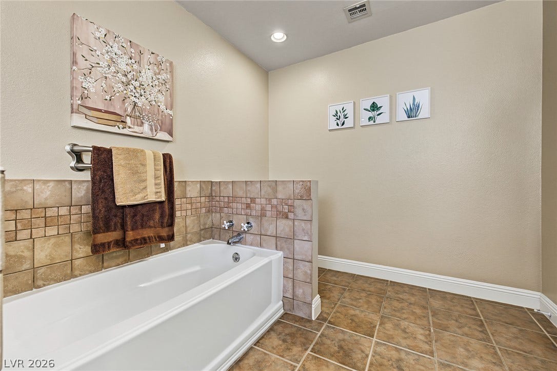 3760 Calumet Farm Circle, North Las Vegas, NV 89031 3760 Calumet Farm Circle, North Las Vegas, NV 89031
