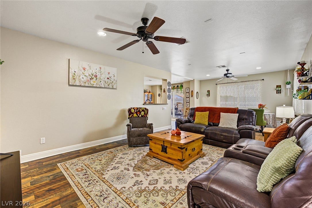 3760 Calumet Farm Circle, North Las Vegas, NV 89031 3760 Calumet Farm Circle, North Las Vegas, NV 89031
