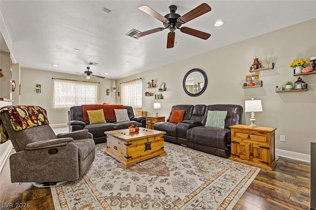 3760 Calumet Farm Circle, North Las Vegas, NV 89031 3760 Calumet Farm Circle, North Las Vegas, NV 89031