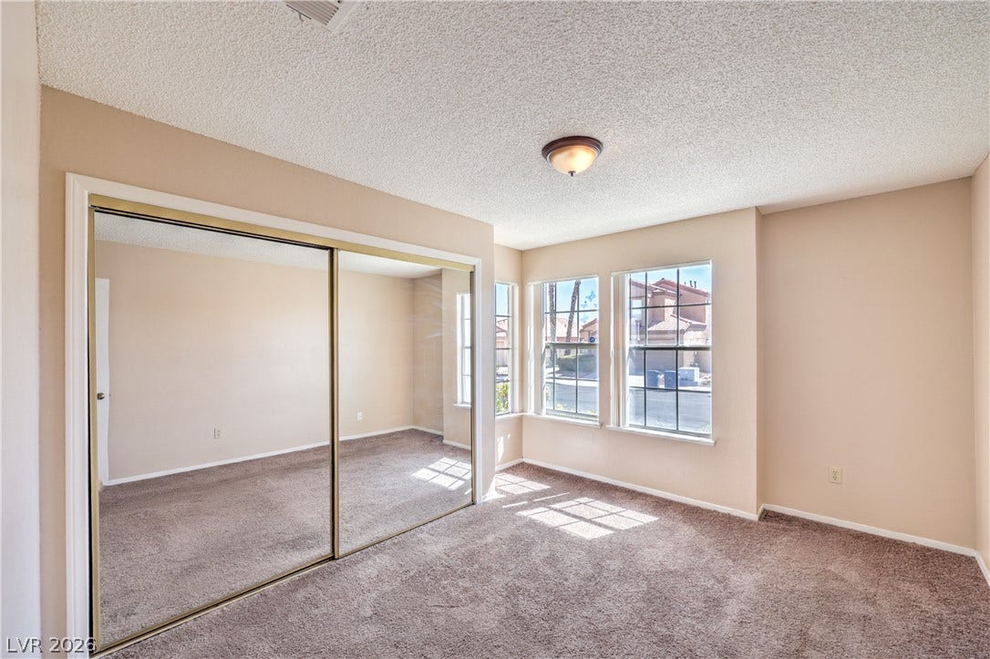 9824 Russett Wood Circle, Las Vegas, NV 89117