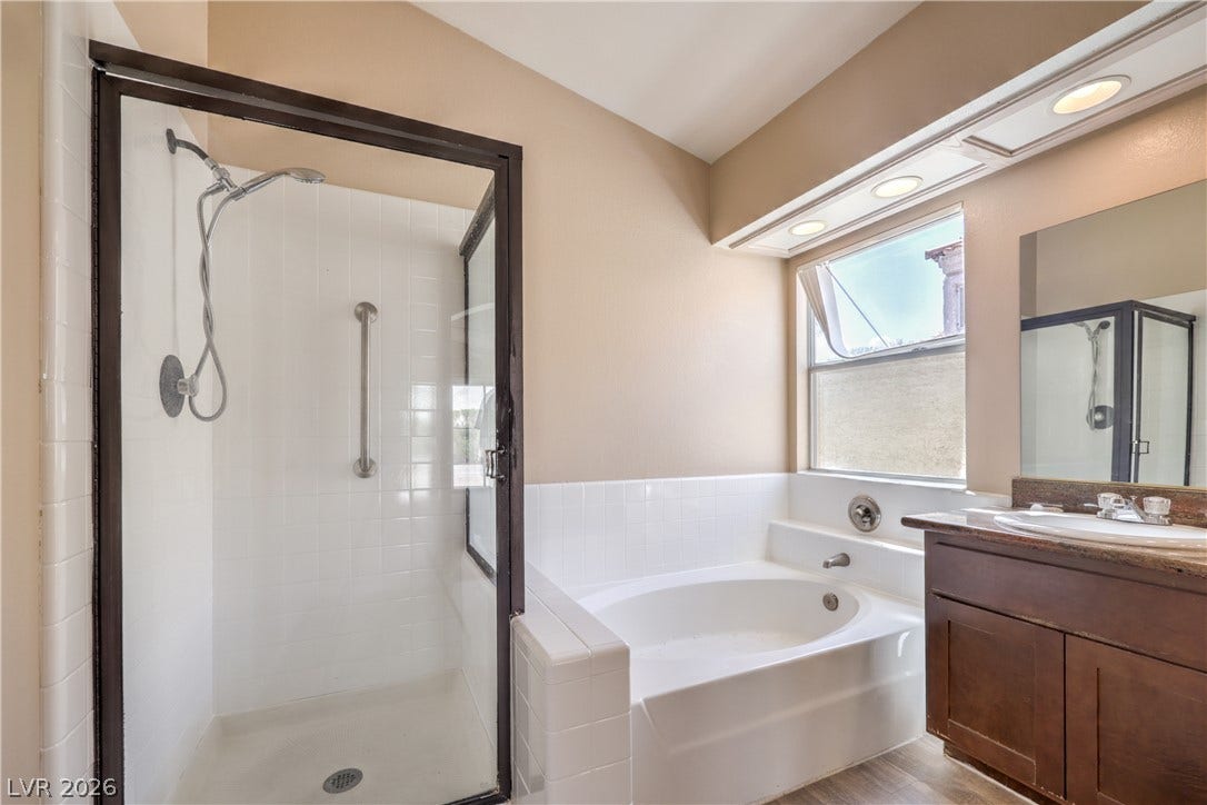 9824 Russett Wood Circle, Las Vegas, NV 89117