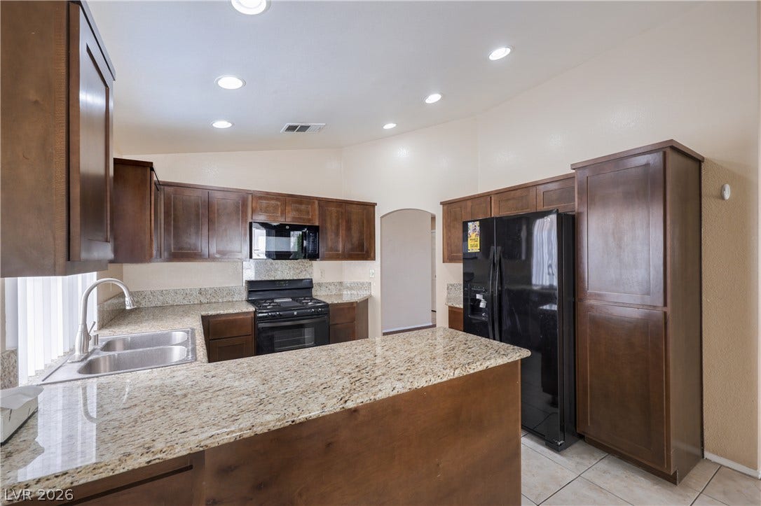9824 Russett Wood Circle, Las Vegas, NV 89117