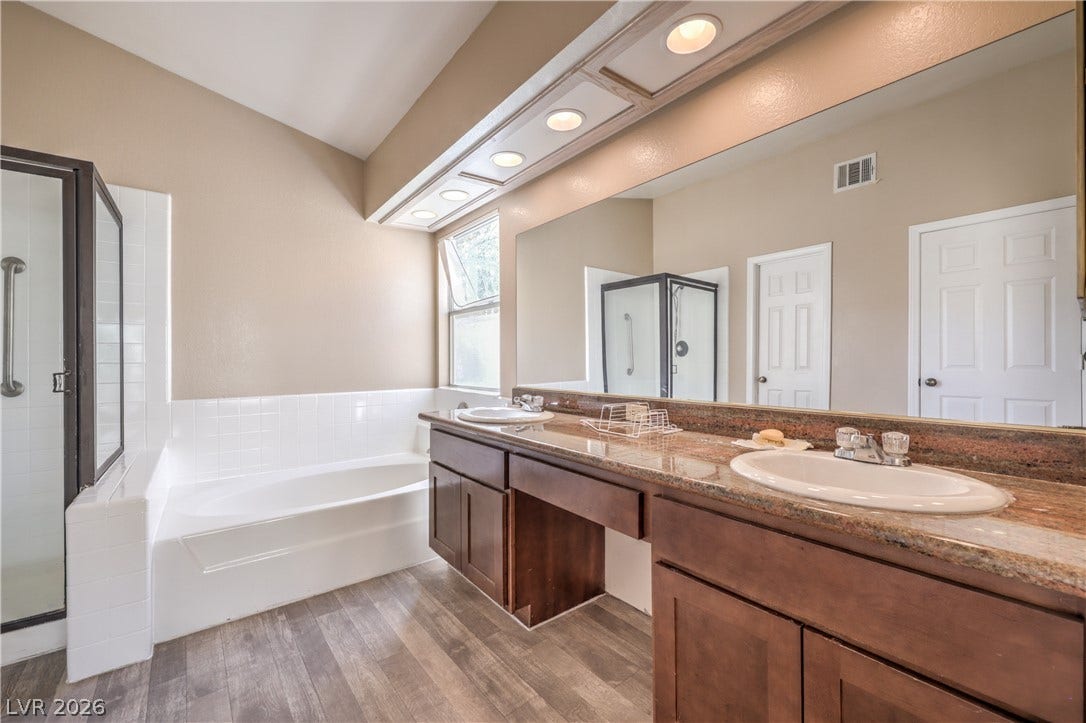 9824 Russett Wood Circle, Las Vegas, NV 89117