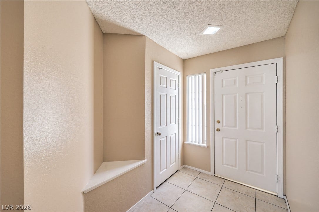 9824 Russett Wood Circle, Las Vegas, NV 89117