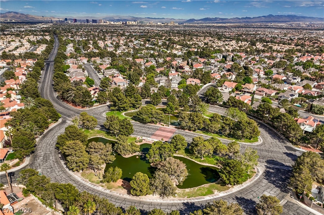 9824 Russett Wood Circle, Las Vegas, NV 89117