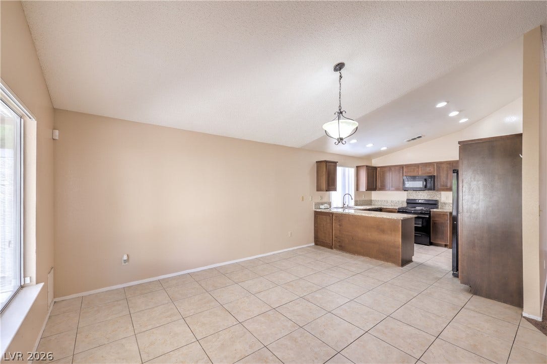 9824 Russett Wood Circle, Las Vegas, NV 89117