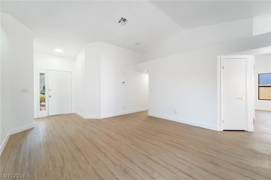 838 Anchor Drive, Henderson, NV 89015 Clean lines and smooth flooring define this versatile entry and open living area.