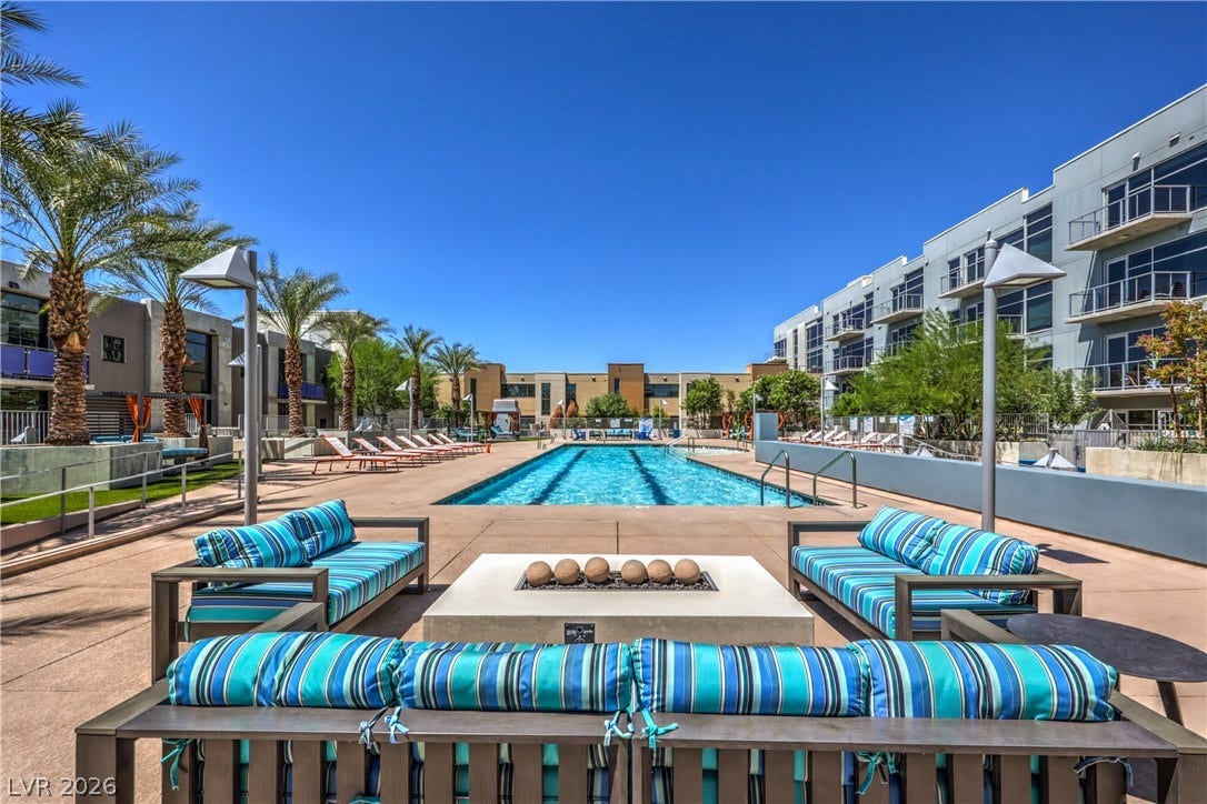 353 E Bonneville Avenue, #754, Las Vegas, NV 89101 Juhl amenities include a two-level fitness center, resort-style pool and spa, cabanas, BBQ area, movie theater, security, concierge services, EV charging stations, on-site dry cleaning, a business center, a lifestyle director, and a Vino Deck located on the 10th floor.
Minutes from the Arts District, Dining, Entertainment, and more!