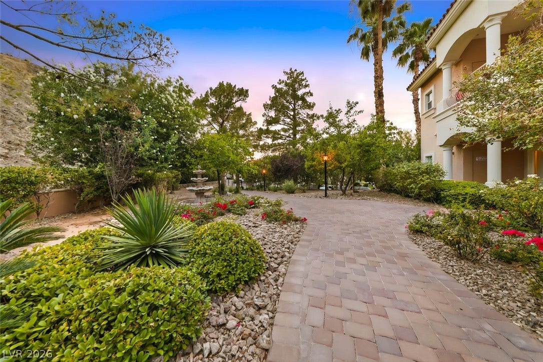 26 Strada Di Circolo, #n/a, Henderson, NV 89011 Manicured pathways and lush plantings wind gracefully through the grounds of this elegant estate.