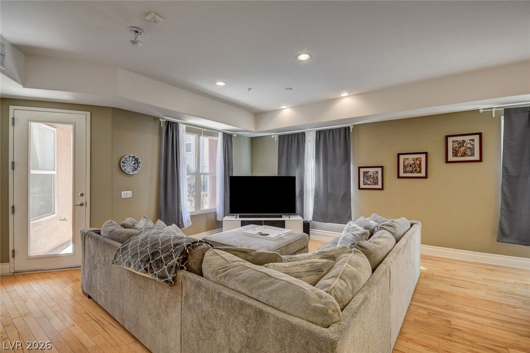 Great corner unit!