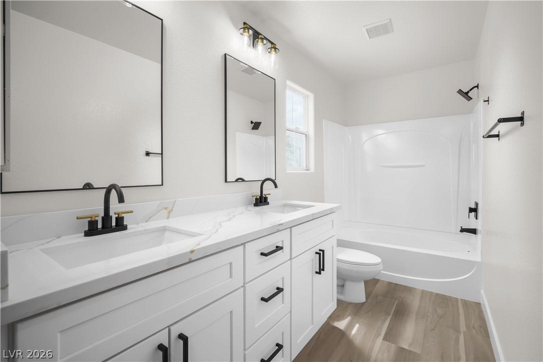 Full Bathroom Upstairs