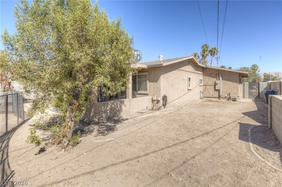1305 N Mojave Road, Las Vegas, NV 89101 1305 N Mojave Road, Las Vegas, NV 89101