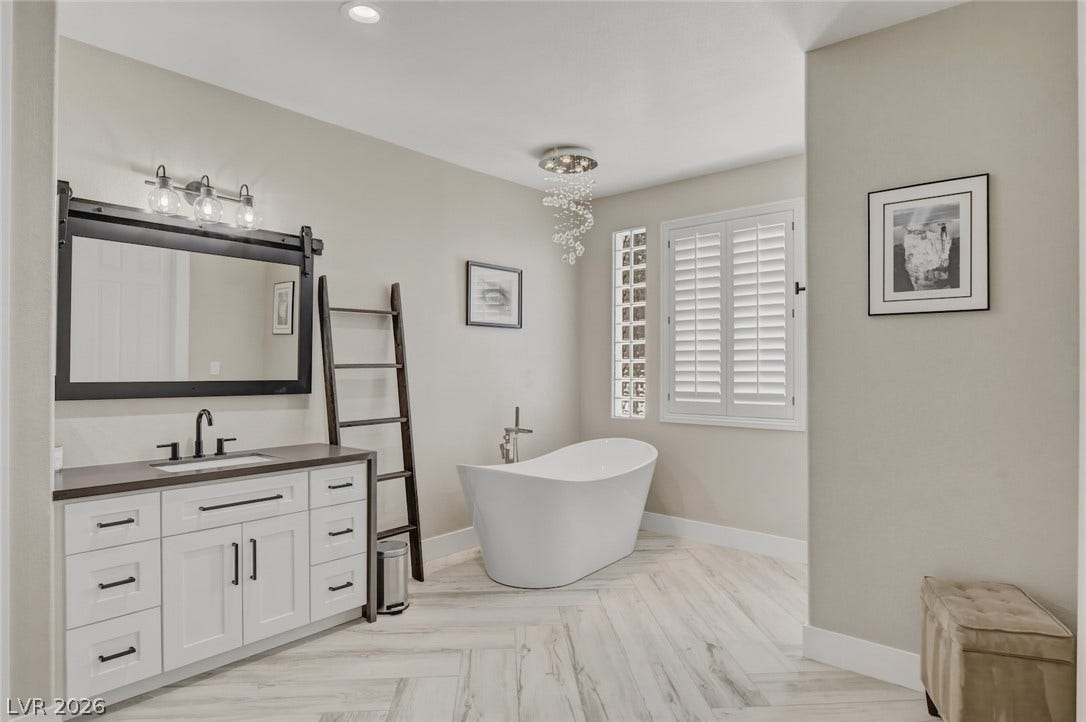 304 Queens Gate Court, Las Vegas, NV 89145