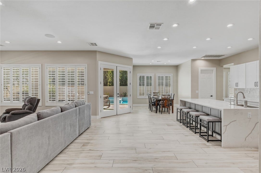 304 Queens Gate Court, Las Vegas, NV 89145