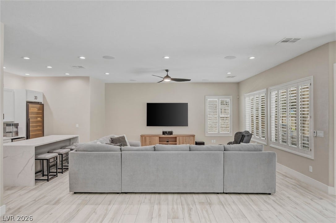 304 Queens Gate Court, Las Vegas, NV 89145