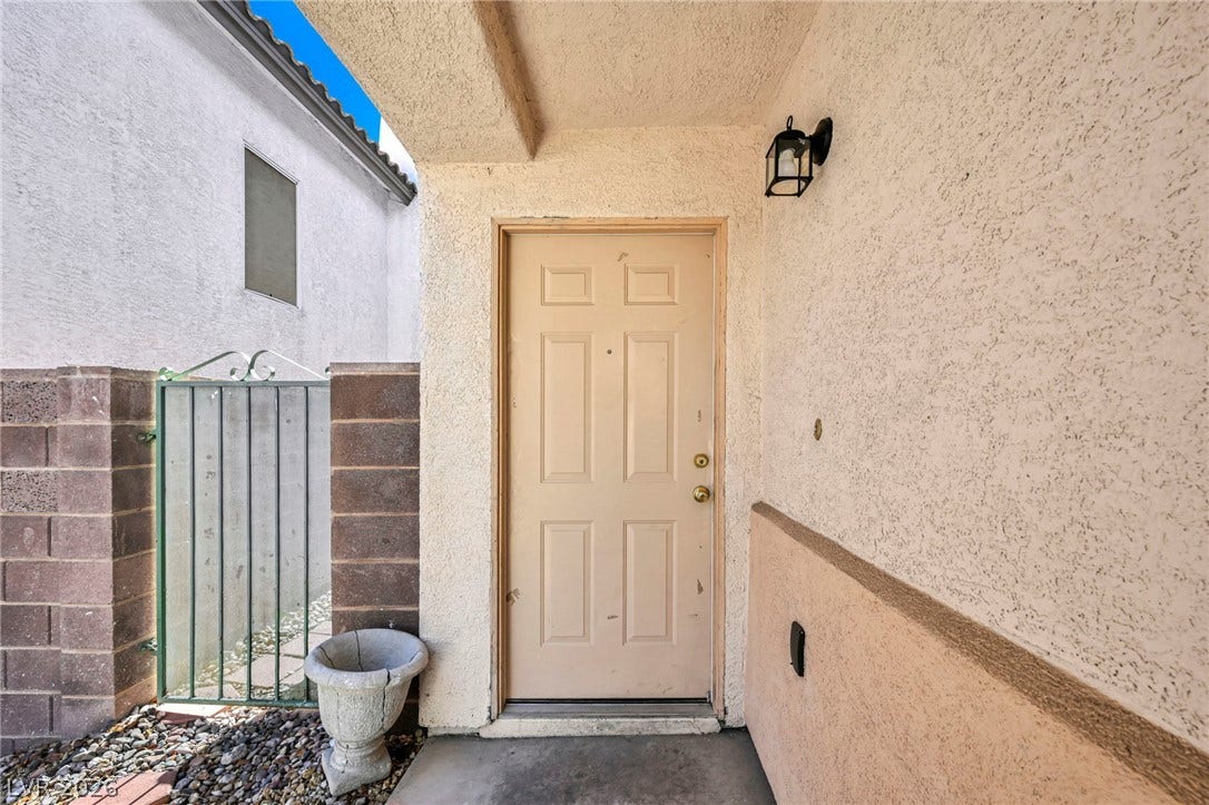 812 Bow Creek Lane, Las Vegas, NV 89134