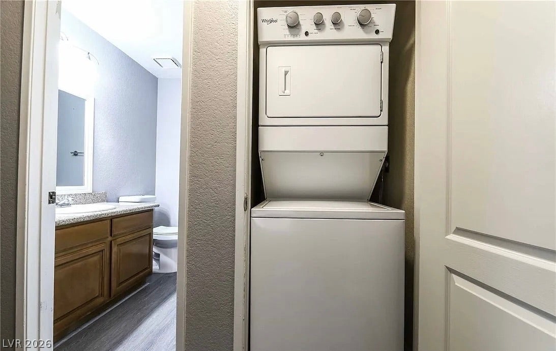 2700 N Rainbow Boulevard, #2137, Las Vegas, NV 89108 An integrated laundry closet next to the bathroom maximizes daily convenience.