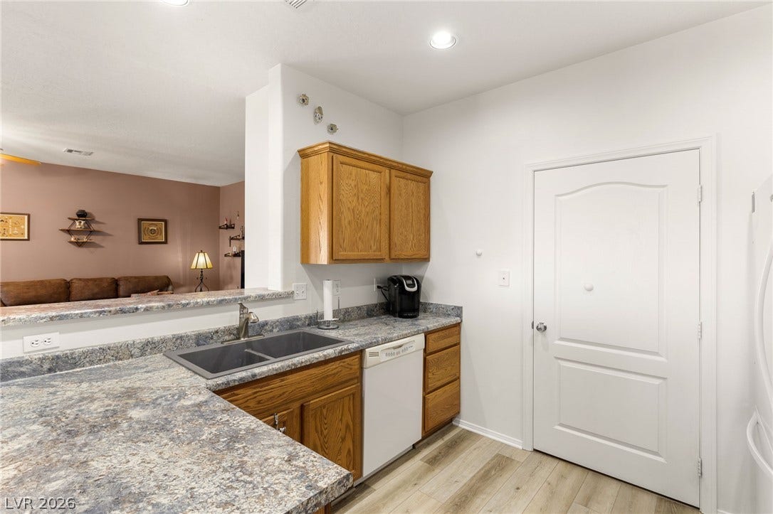 470 Turtleback Road, #7B, Mesquite, NV 89027 Kitchen