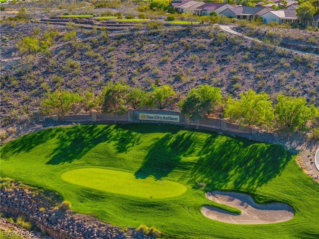 1646 Sebring Hills Drive, Henderson, NV 89052 Lush fairways and desert hillsides surround this scenic community golf course.
