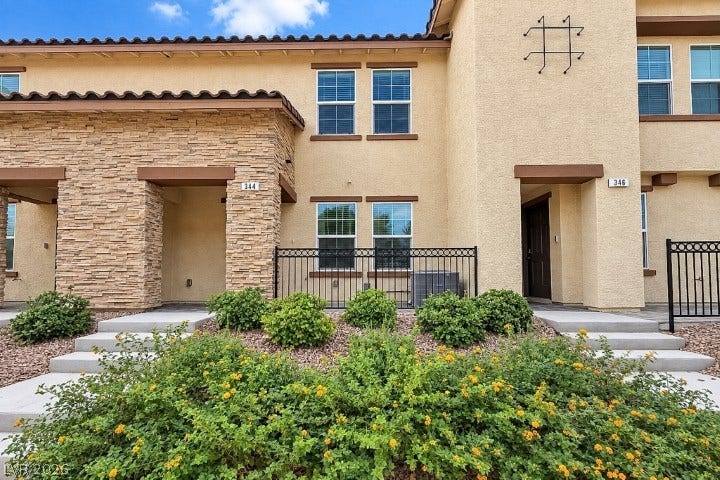 344 Pacific Sparrow Avenue, Henderson, NV 89011 344 Pacific Sparrow Avenue, Henderson, NV 89011