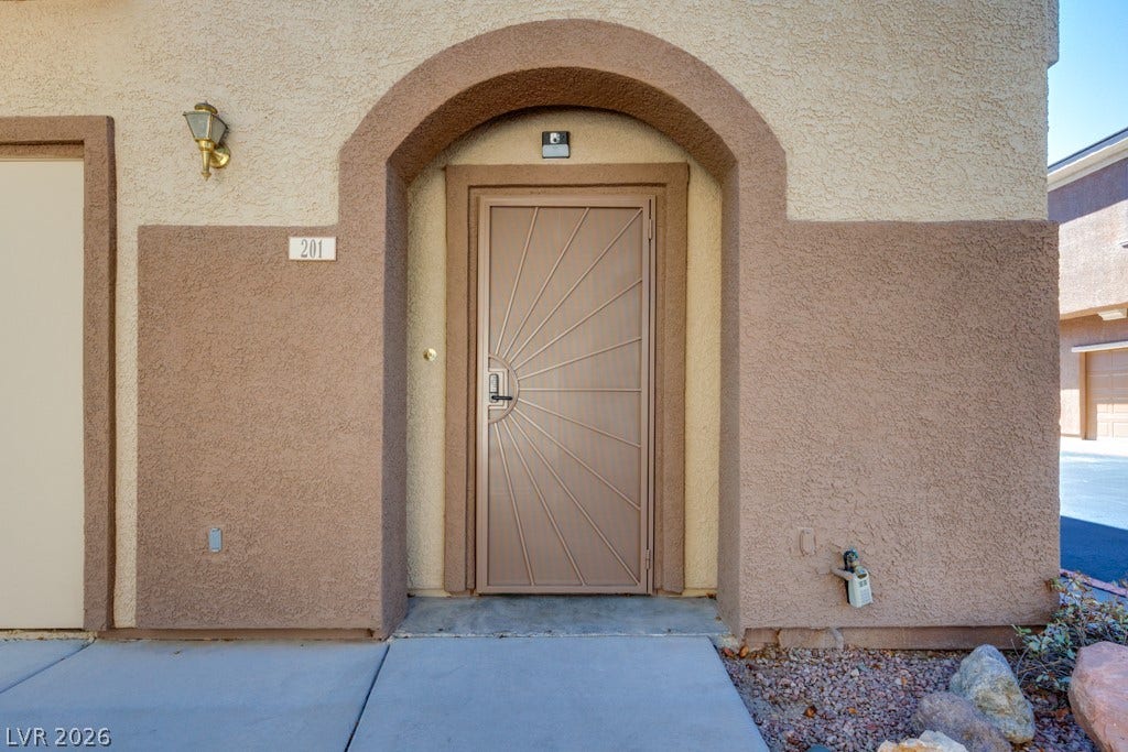 Front Entry with Security Screen Door