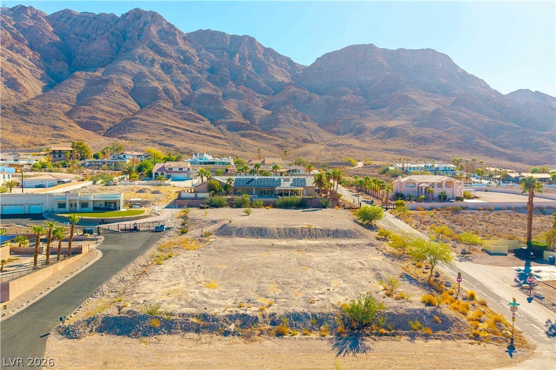 520 Los Feliz Street, Las Vegas, NV 89110 Dramatic mountain ranges provide an impressive backdrop for this expansive building lot.
