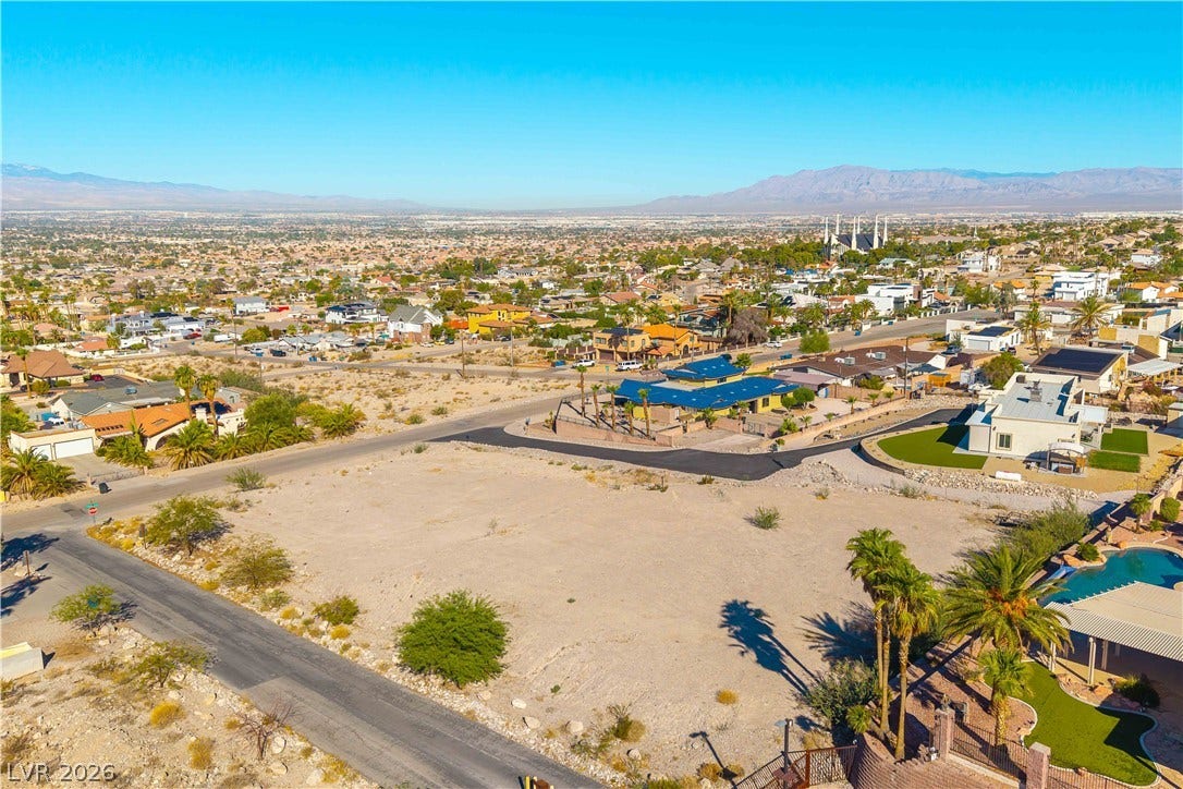 520 Los Feliz Street, Las Vegas, NV 89110 Expansive Strip View from this elevated residential parcel.