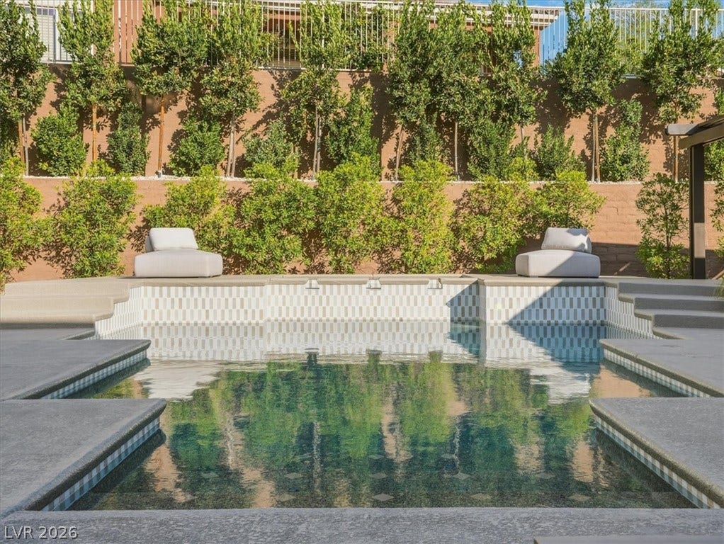 4 El Macero Court, Henderson, NV 89052 4 El Macero Court, Henderson, NV 89052