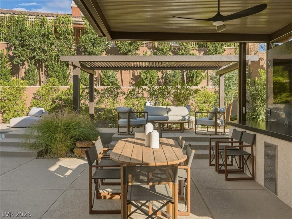 4 El Macero Court, Henderson, NV 89052 4 El Macero Court, Henderson, NV 89052