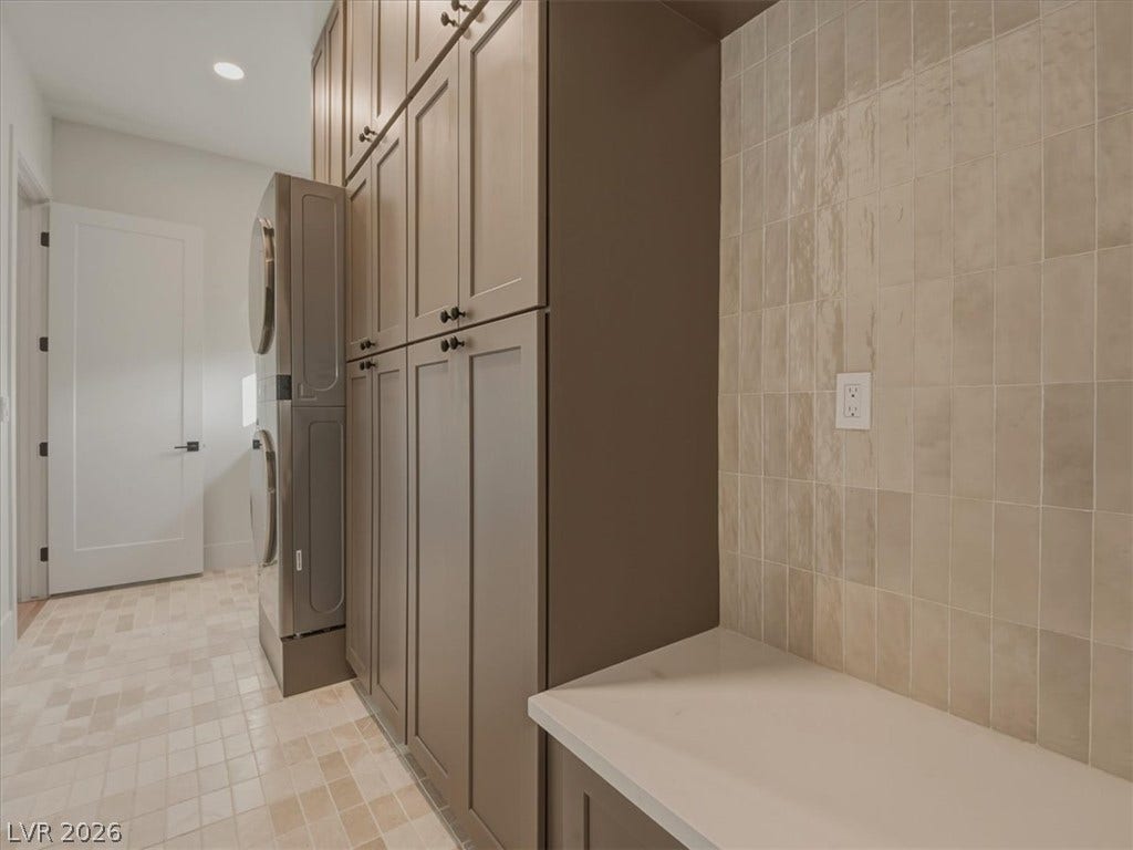 4 El Macero Court, Henderson, NV 89052 4 El Macero Court, Henderson, NV 89052