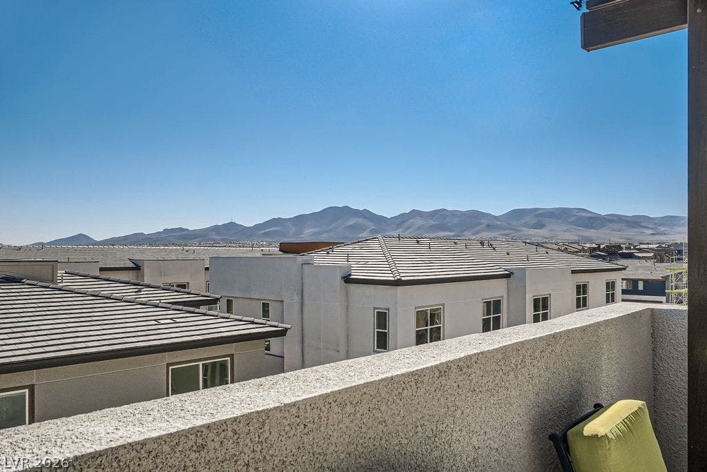 2507 Silent View Avenue, Henderson, NV 89044 A private elevated vantage point reveals sweeping mountain vistas under clear desert skies.