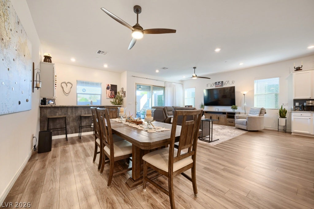 752 Dorsey Falls Street, Henderson, NV 89011 An open floorplan design seamlessly connects the dining space to the main living area.