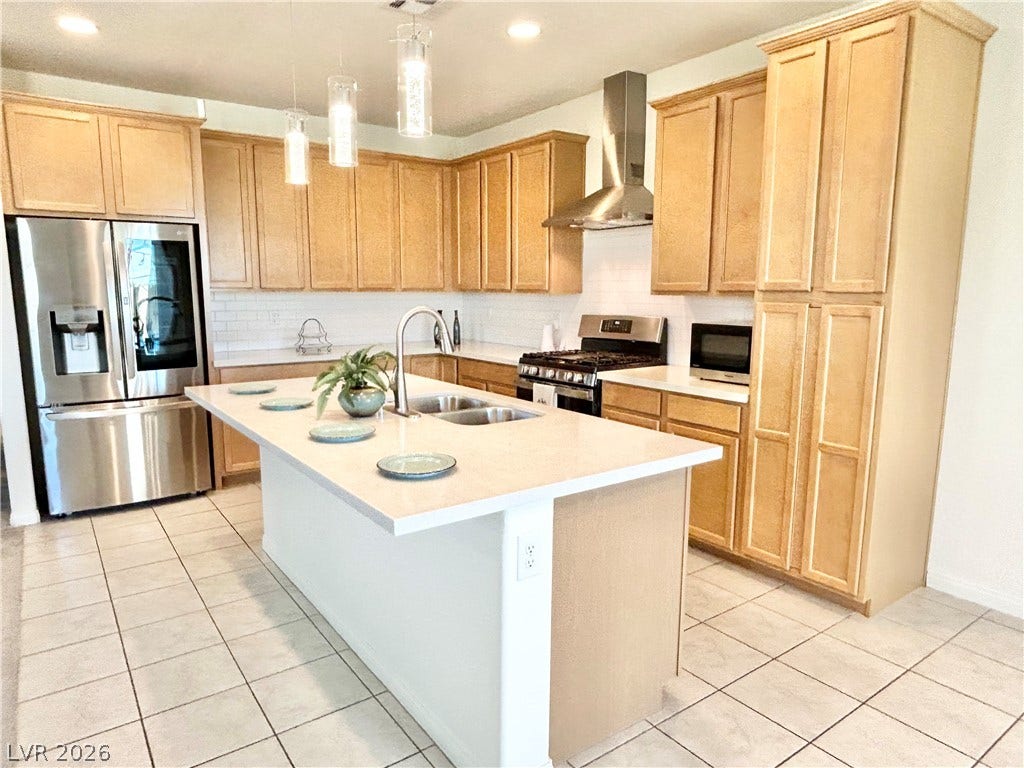 142 Antimony Avenue, Las Vegas, NV 89183 Lots of cabinets