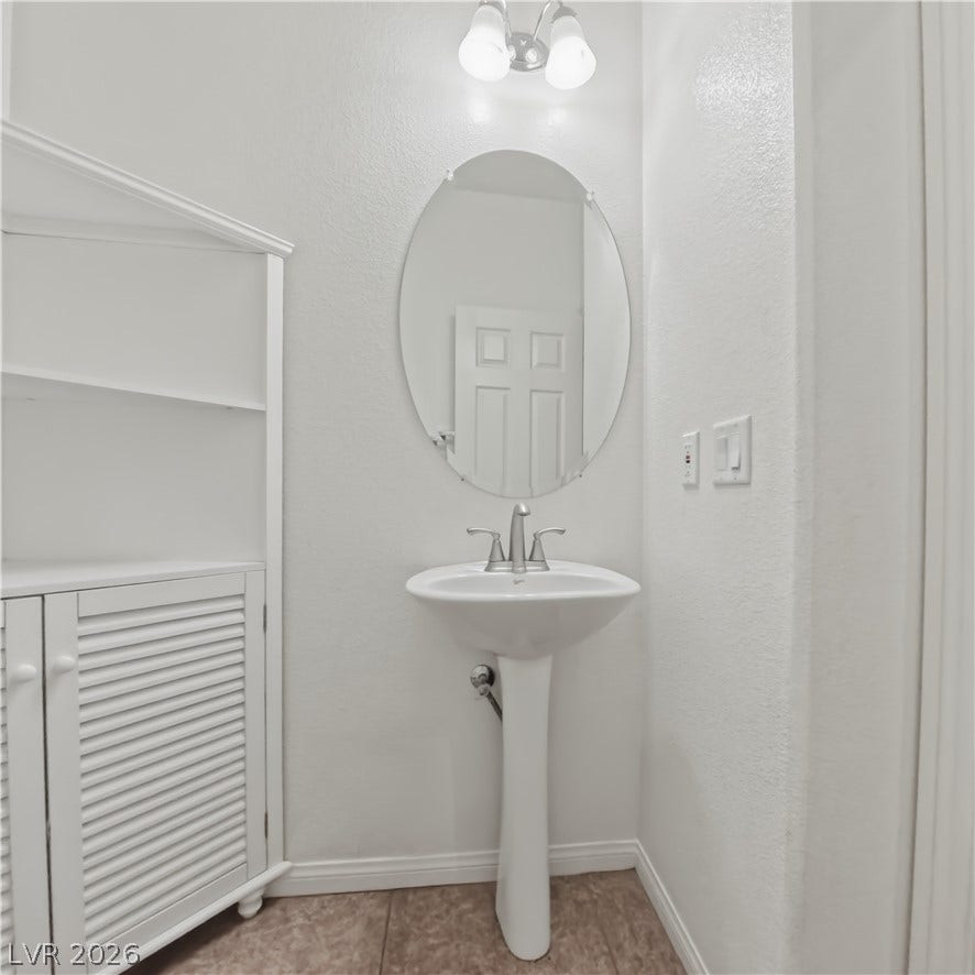 Downstairs 1/2 bath