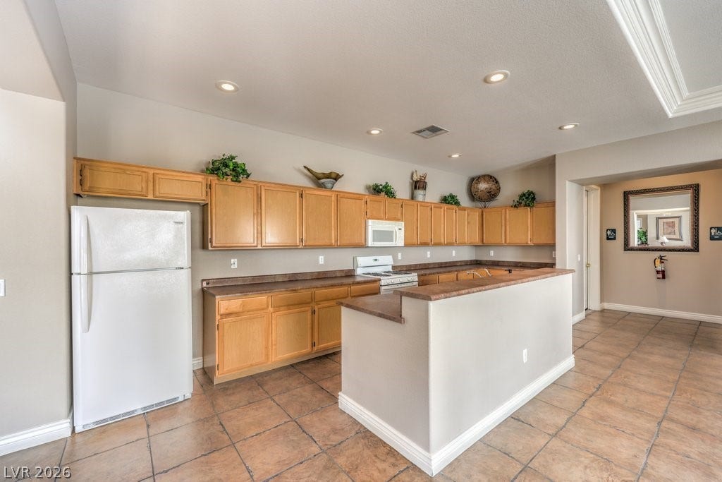 3910 Legend Hills Street, #103, Las Vegas, NV 89129 There is even a nice kitchen.